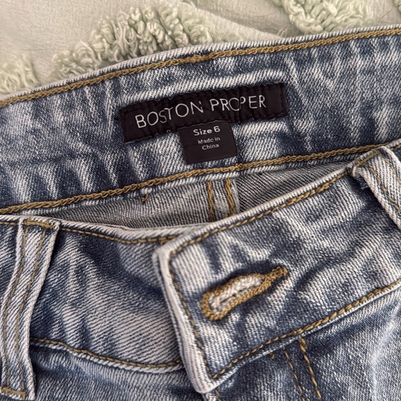 Boston Proper Shorts with embellishments (L5) - Picture 3 of 5